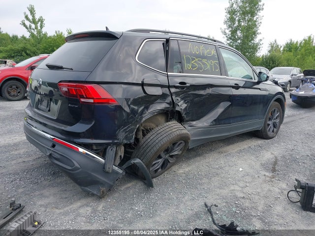 3VV2B7AX2NM049892 Volkswagen Tiguan