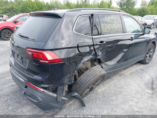 3VV2B7AX2NM049892 Volkswagen Tiguan