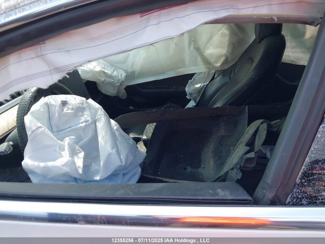 5YJ3E1EB6KF487871 Tesla MODEL 3