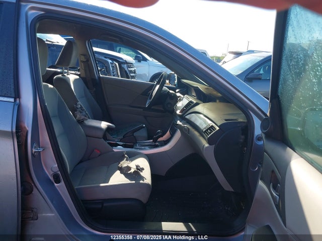 1HGCR2F33GA801608 Honda k24w1