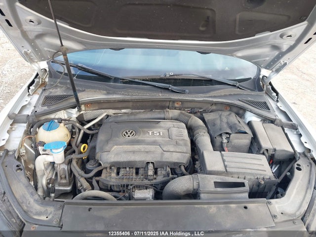 1VWAS7A36GC052562 Volkswagen 2016