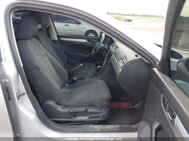 1VWAS7A36GC052562 Volkswagen 2016