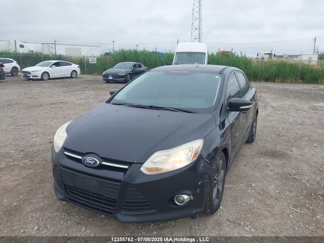 Ford Focus 2014 1FADP3F23EL423500 Image 2
