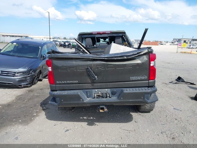 2GC4YVEY7P1704832 Chevrolet l5p