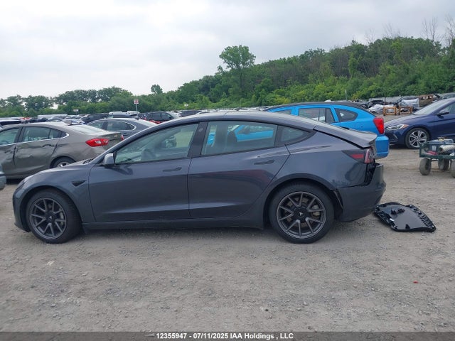5YJ3E1EB7NF128694 Tesla MODEL 3