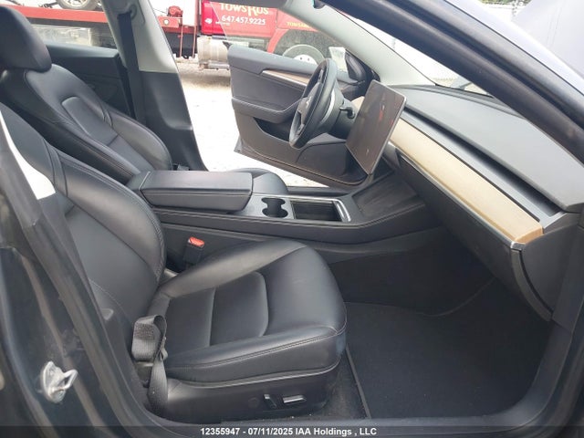5YJ3E1EB7NF128694 Tesla MODEL 3