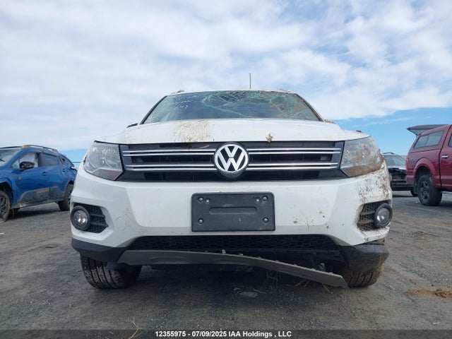 WVGMV7AX9HK002641 Volkswagen 2017