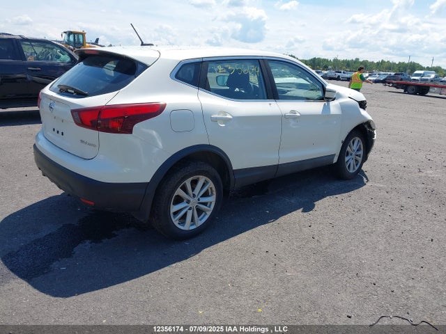 JN1BJ1CR5HW125240 Nissan 2017