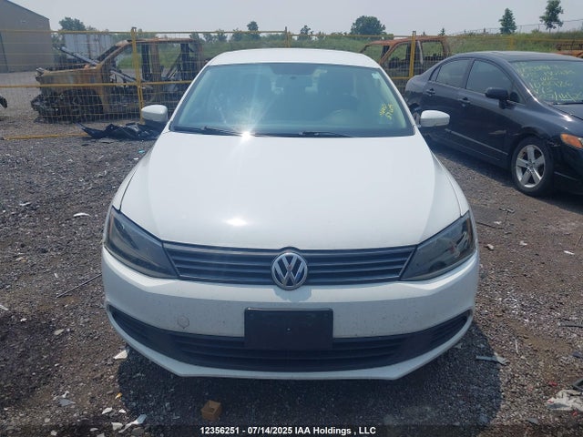 3VW2K7AJ4EM256310 Volkswagen 2014