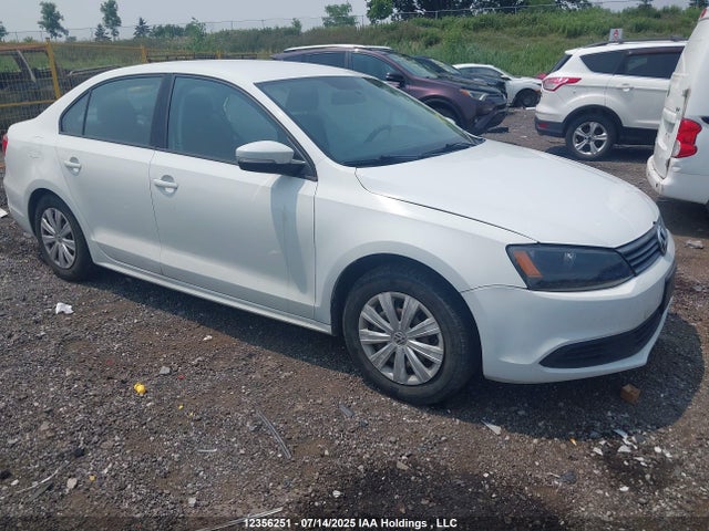 3VW2K7AJ4EM256310 Volkswagen 2014