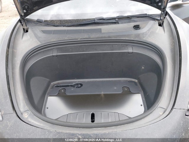 5YJ3E1EB0KF267884 Tesla MODEL 3