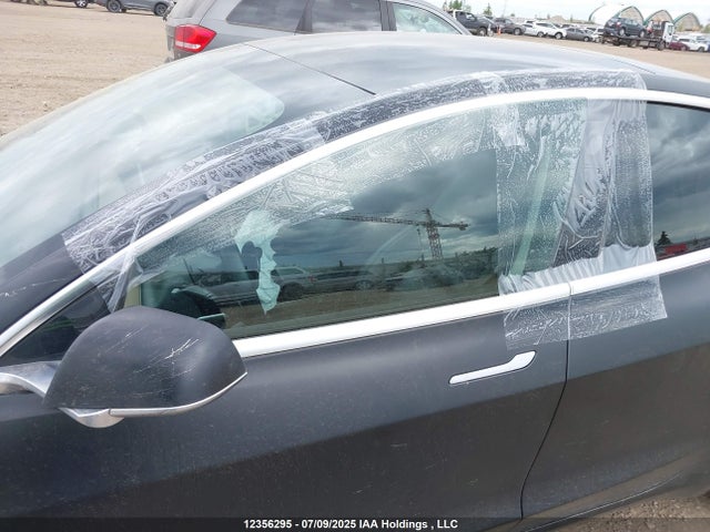 5YJ3E1EB0KF267884 Tesla MODEL 3