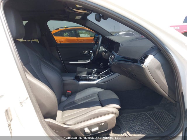 3MW5R7J01L8B11215 BMW 330I