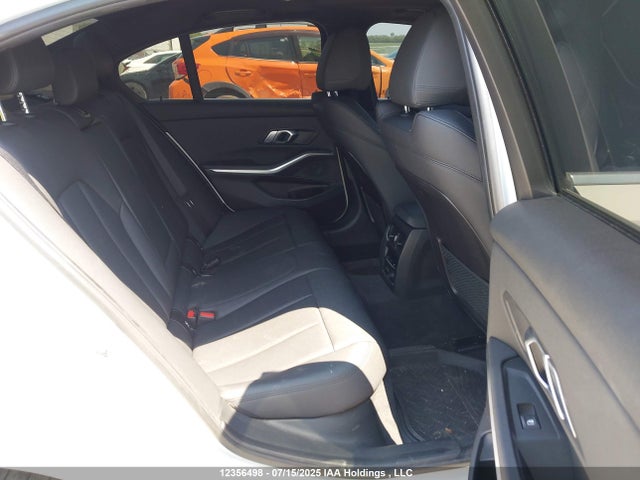 3MW5R7J01L8B11215 BMW 330I