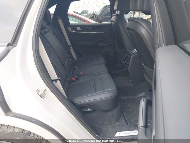 Porsche Cayenne 2024 WP1AA2AY6RDA03040 Image 8