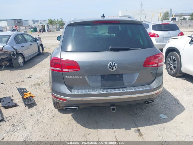 WVGEP9BP5FD001805 Volkswagen Touareg