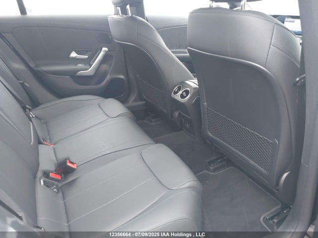 W1K5J4HB4SN531102 Mercedes-Benz m260