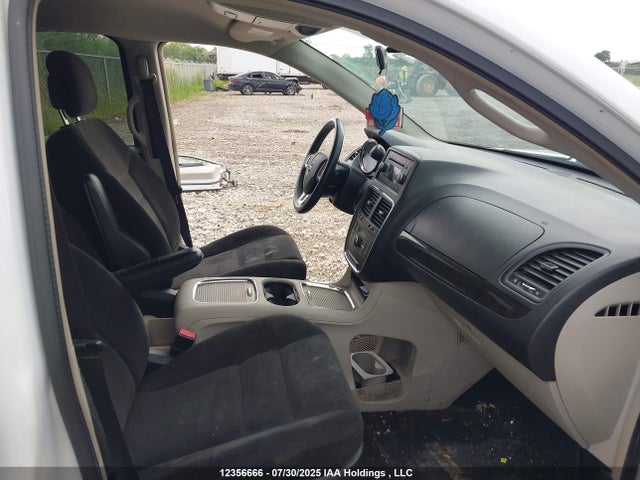 2C4RDGDG3GR377112 Dodge Grand Caravan