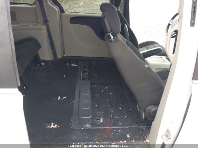 2C4RDGDG3GR377112 Dodge Grand Caravan