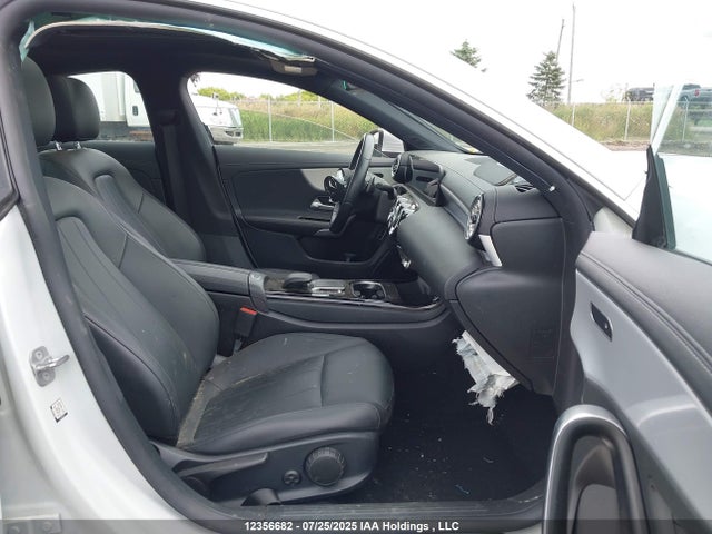 W1K5J4HB7PN408501 Mercedes-Benz m260