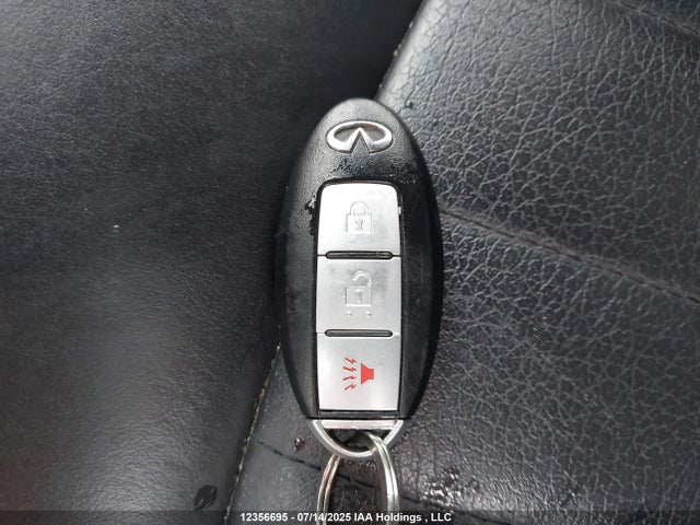 JN1BJ0RR3HM411228 Infiniti 2017