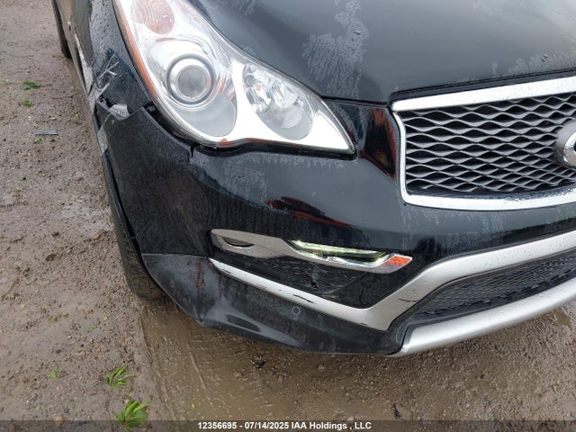 JN1BJ0RR3HM411228 Infiniti 2017