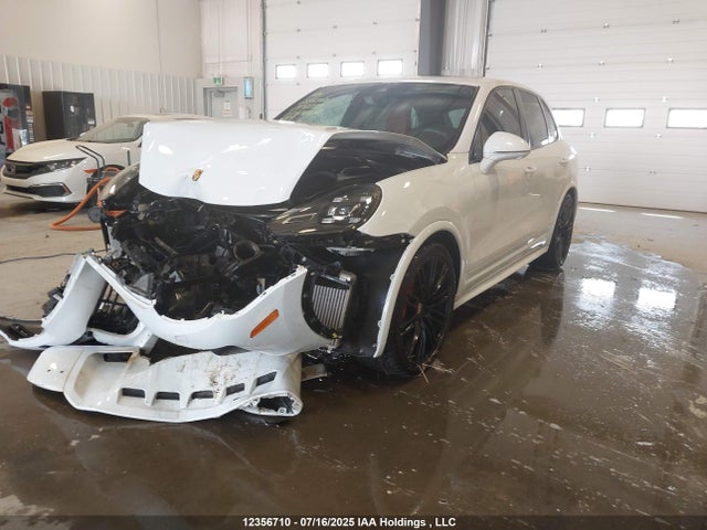 Porsche Cayenne 2017 WP1AD2A26HLA82782 Image 2