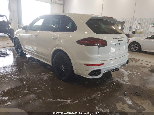 Porsche Cayenne 2017 WP1AD2A26HLA82782 Image 3