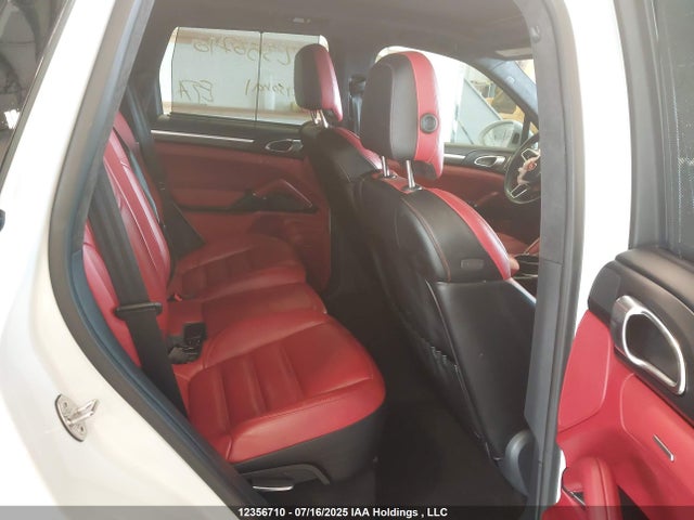 Porsche Cayenne 2017 WP1AD2A26HLA82782 Image 8