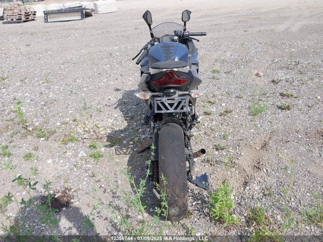 JKAEXKG12NDAF8468 Kawasaki Ninja 400