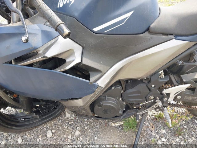 JKAEXKG12NDAF8468 Kawasaki Ninja 400