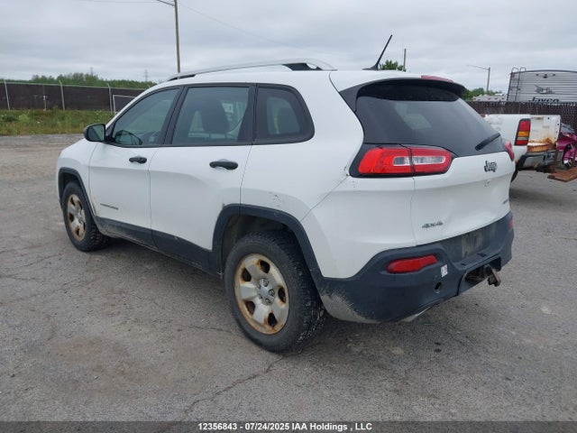 1C4PJMAS0FW736736 Jeep Cherokee