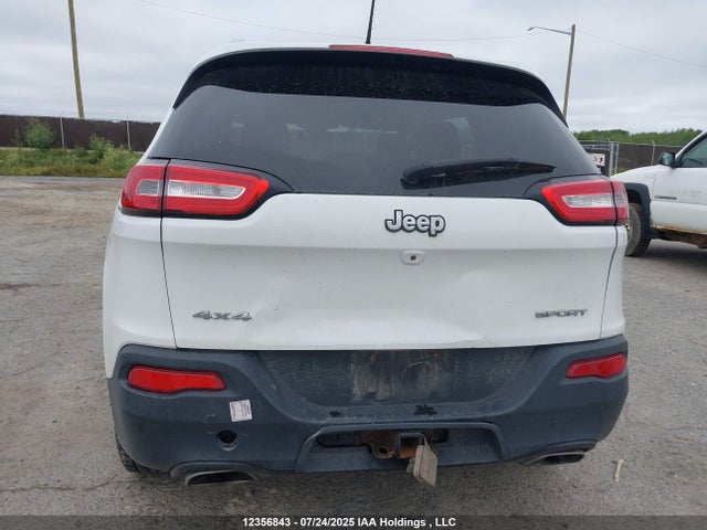 1C4PJMAS0FW736736 Jeep Cherokee