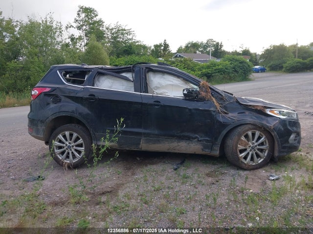 1FMCU9J93HUD87825 Ford 2017