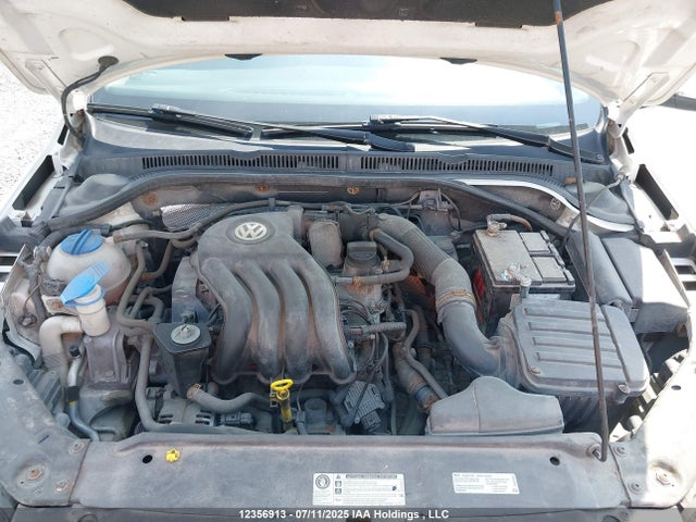 3VWDK7AJ3EM361333 Volkswagen Jetta