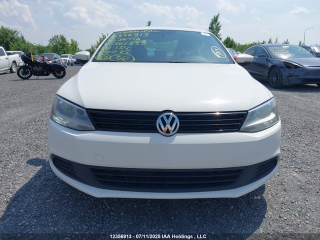 3VWDK7AJ3EM361333 Volkswagen Jetta