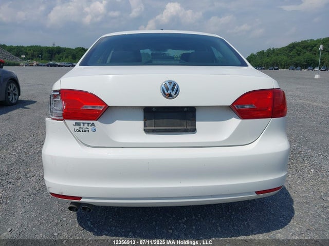 3VWDK7AJ3EM361333 Volkswagen Jetta