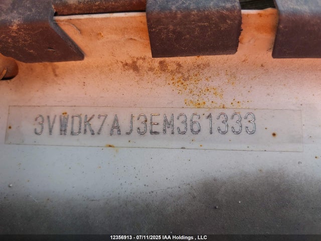 3VWDK7AJ3EM361333 Volkswagen Jetta