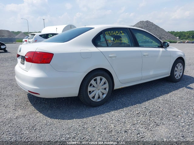 3VWDK7AJ3EM361333 Volkswagen Jetta