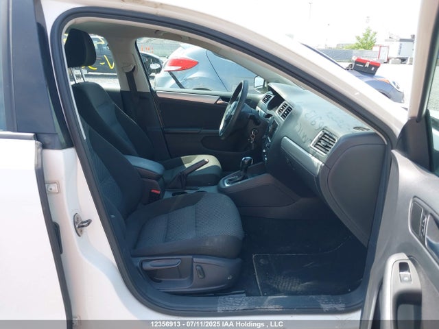 3VWDK7AJ3EM361333 Volkswagen Jetta