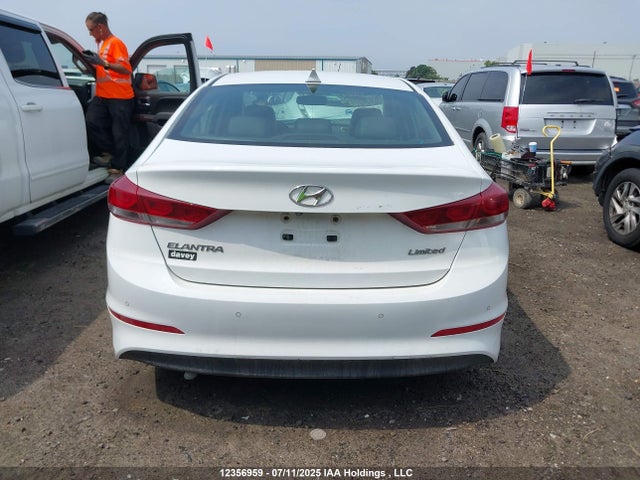 KMHD84LF2HU087627 Hyundai Elantra