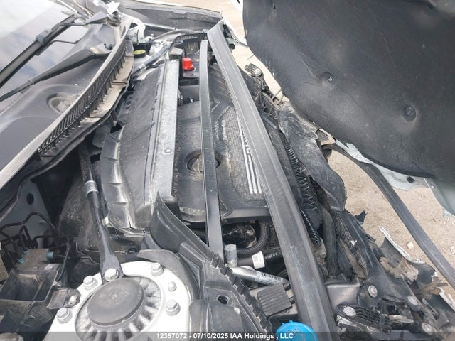 WBXJG9C00N5U68758 BMW X1