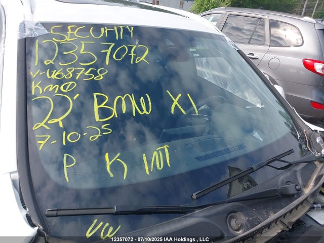 WBXJG9C00N5U68758 BMW X1