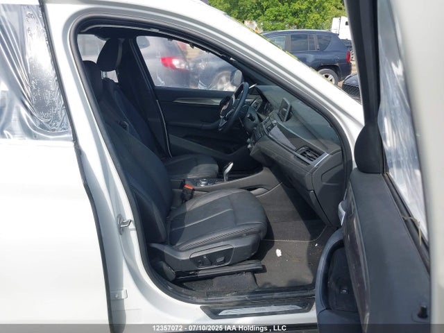 WBXJG9C00N5U68758 BMW X1
