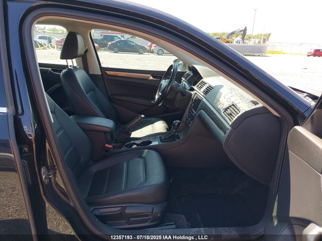 1VWBT7A33HC084517 Volkswagen 1.8 tsi