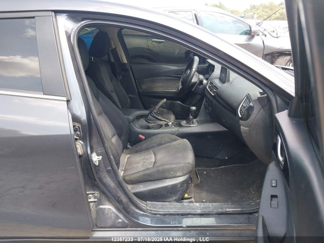 3MZBM1L72FM206435 Mazda pe