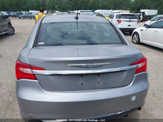 Chrysler 200 2014 1C3CCBBB4EN231612 Image 16