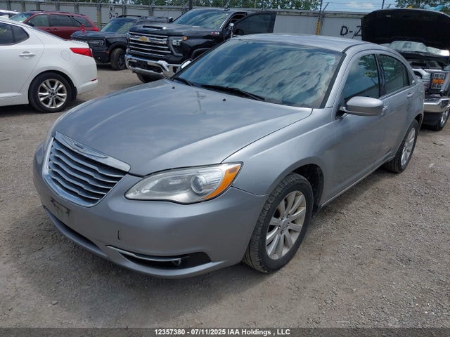 Chrysler 200 2014 1C3CCBBB4EN231612 Image 2
