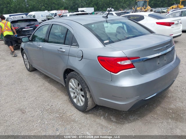 Chrysler 200 2014 1C3CCBBB4EN231612 Image 3