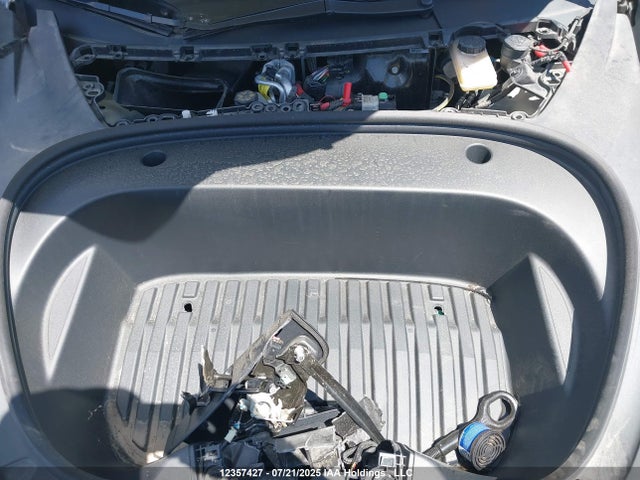 5YJ3E1EA4PF481727 Tesla 2023